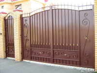 Ворота распашные Свеча-3, металлические, цвет кирпичный