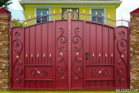Ворота Свеча 12, металлические, распашные, коричневые, ажурная отделка
