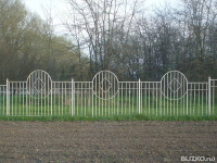 Забор металлический, цвет стальной, декоративные круги