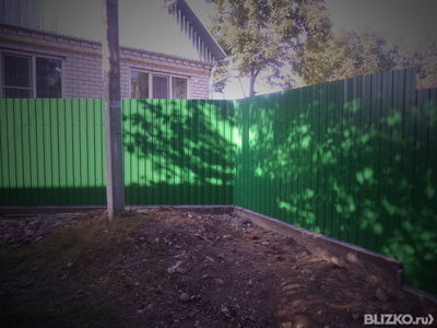 Забор из металлопрофиля, зелёный,