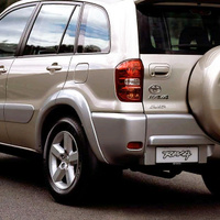 Бампер задний в цвет кузова Toyota Rav4 2 XA20 (2000-2005) левый угол с отв под расширитель КУЗОВИК